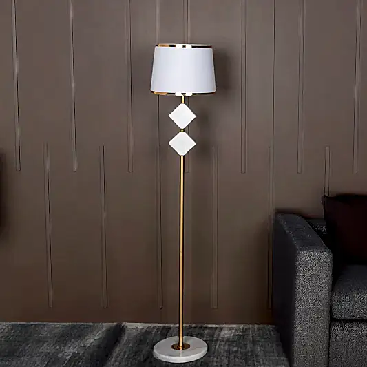 Ponzan Beyaz Mermer Eskitme Lambader