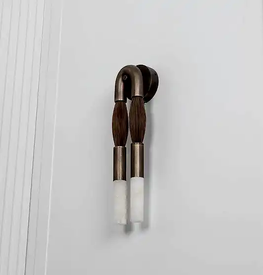 Pony At Saçı Koyu Eskitme Mermer Küçük Aplik